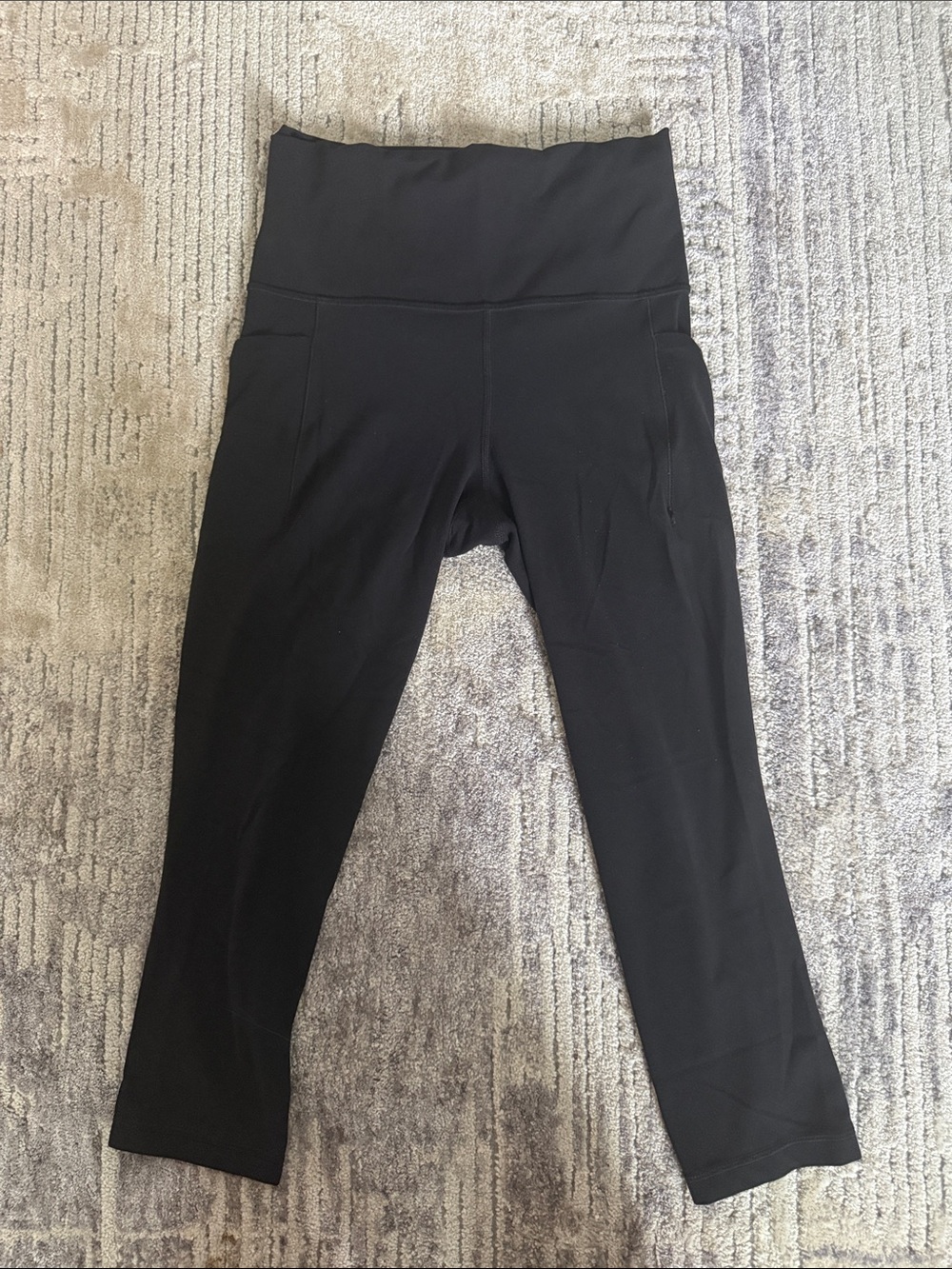 Athleta Women’s Salutation Stash Pocket ll Capri - XS